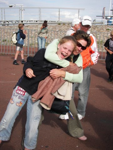 2006 "Oelebred" School trip: Attacking students is just so wrong!